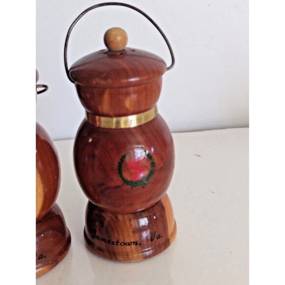 Vintage souvenir wooden Salt and Pepper shakers Jamestown, Virgina - Picture 12 of 12